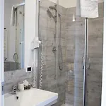 فندق مبيت وإفطار Exa - Just 4*
